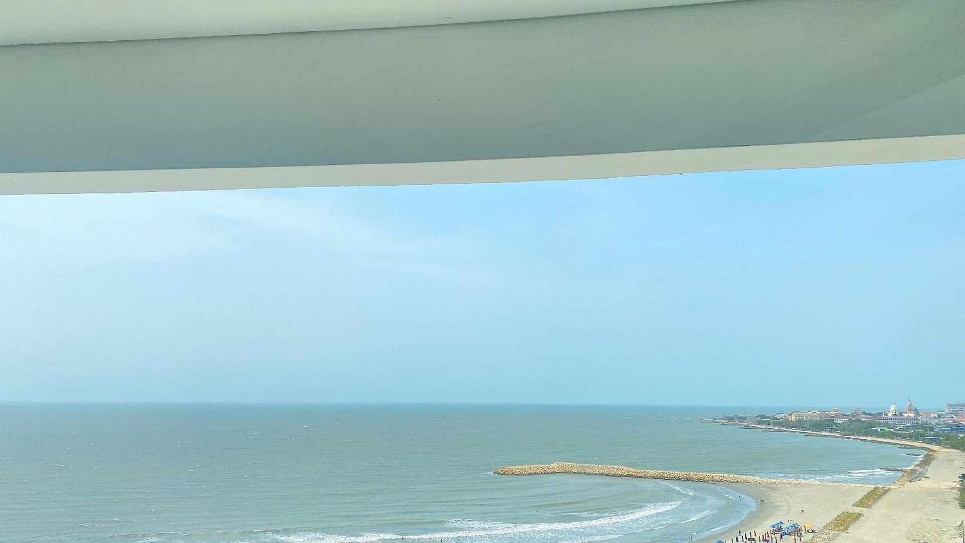 Con Vista Al Mar En Edificio Infinito