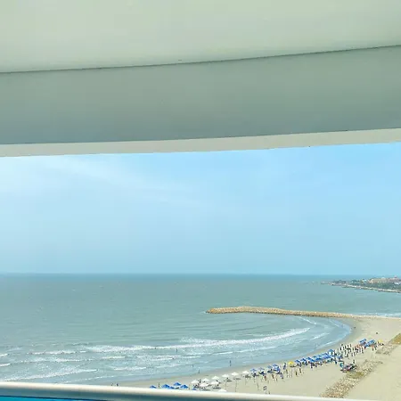 Con Vista Al Mar En Edificio Infinito